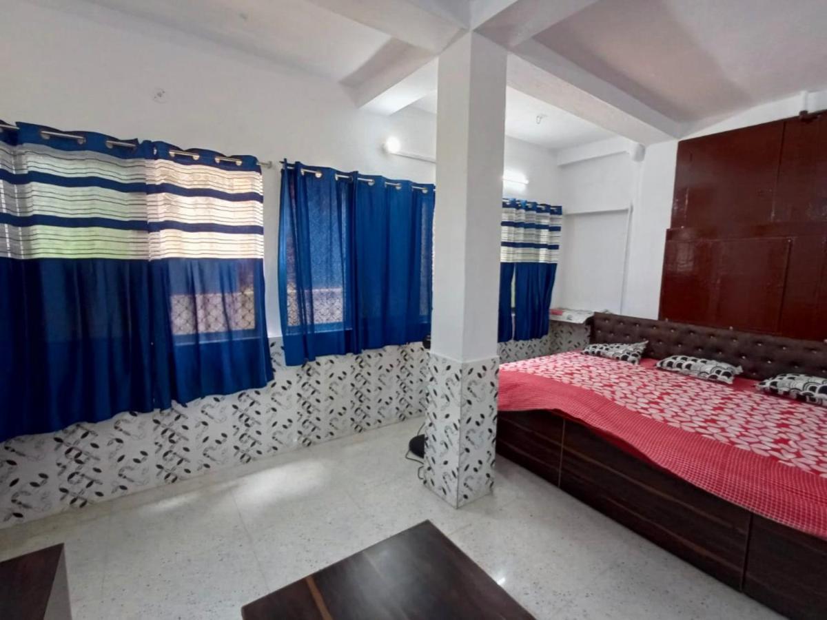 Chinta Haran Rest House Деогарх Номер фото